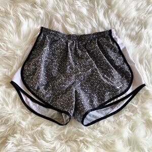 Nike Black White Sports Athletic Workout Shorts US Medium
